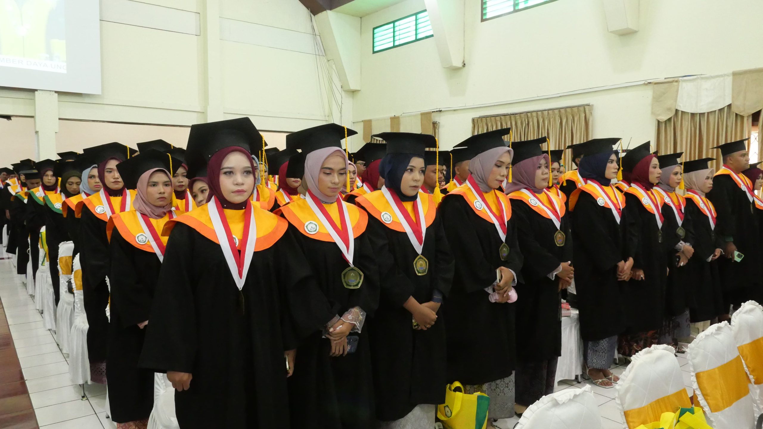 Wisuda 493 Mahasiswa, Rektor Unkhair: Tingkatkan Spirit Sultan Khairun