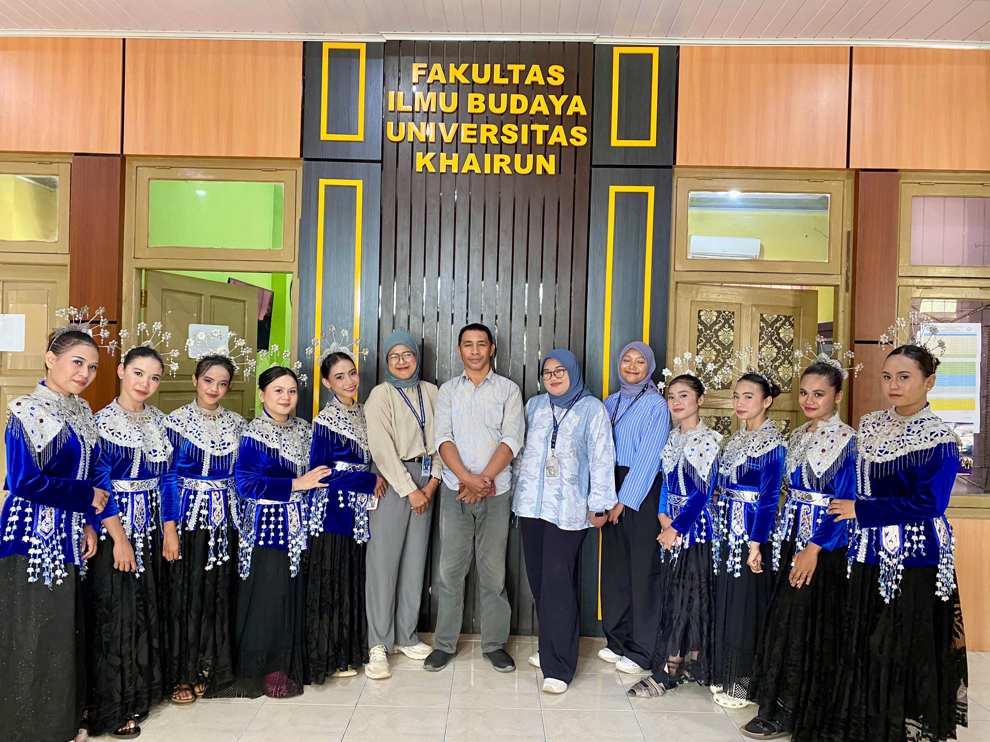 Lewat Tarian Kreasi “Malut Menari”, Mahasiswa UPW Unkhair Hidupkan Semangat Dies Natalis FIB ke-27